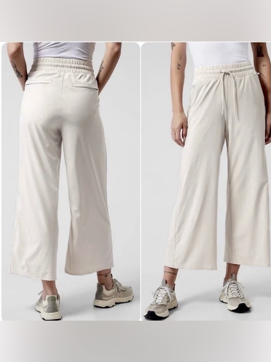Athleta Pants - Athleta Avenue Wide Leg Crop Pant Relaxed Fit Lightweight Stretch Cream Size 12